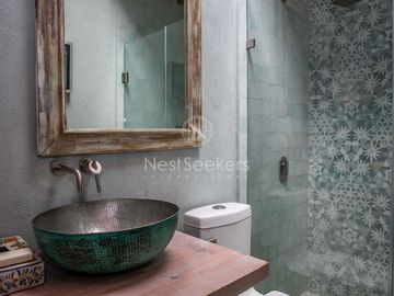 CASA EN VENTA CON ENTORNO DE BOSQUE