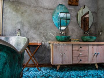 CASA EN VENTA CON ENTORNO DE BOSQUE