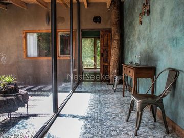 CASA EN VENTA CON ENTORNO DE BOSQUE