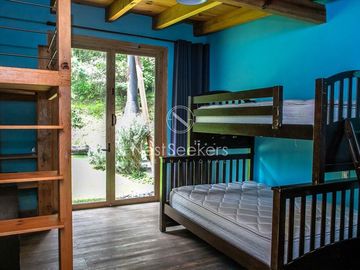CASA EN VENTA CON ENTORNO DE BOSQUE