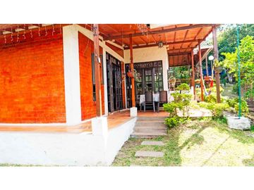 SE VENDE CASA CAMPESTRE EN LA AVENIDA CENTENARIO - NORTE DE ARMENIA