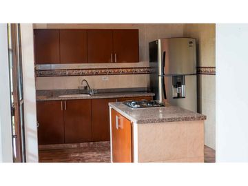SE VENDE CASA CAMPESTRE EN LA AVENIDA CENTENARIO - NORTE DE ARMENIA