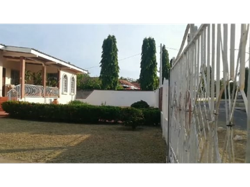 VILLA DE LOS SANTOS / 1775 M2 / TERRAZA / A 20 MIN DE PLAYAS