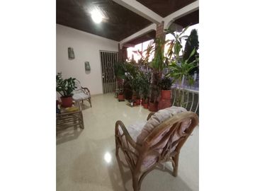 VILLA DE LOS SANTOS / 1775 M2 / TERRAZA / A 20 MIN DE PLAYAS