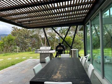 SE VENDE CASA UBICADA EN EL RETIRO