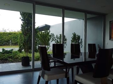 SE VENDE CASA UBICADA EN EL RETIRO