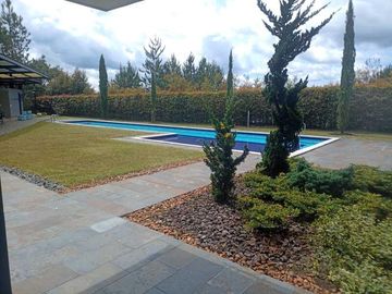 SE VENDE CASA UBICADA EN EL RETIRO