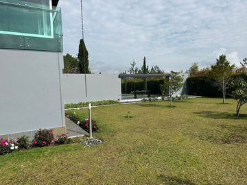 SE VENDE CASA UBICADA EN EL RETIRO