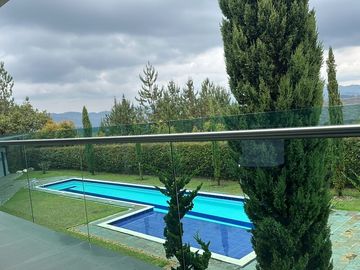SE VENDE CASA UBICADA EN EL RETIRO