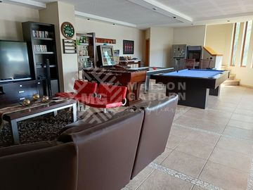 Casa en Renta en La Estadía con Alberca, Terrazas y Cancha de Fútbol