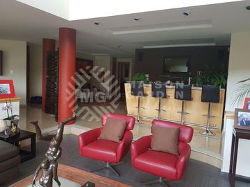 Casa en Renta en La Estadía con Alberca, Terrazas y Cancha de Fútbol