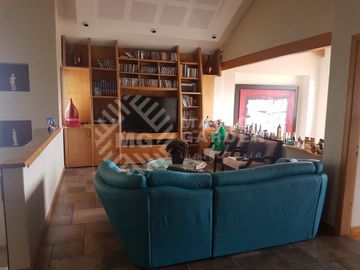 Casa en Renta en La Estadía con Alberca, Terrazas y Cancha de Fútbol