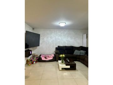 SE ARRIENDA HERMOSA CASA EN CERRITOS