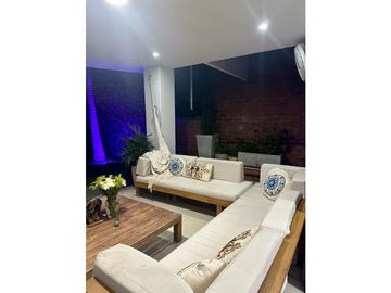 SE ARRIENDA HERMOSA CASA EN CERRITOS