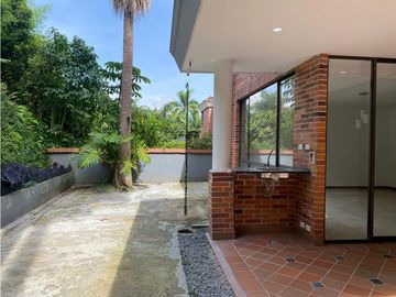 CASA TRADICIONAL EN BENEDICTINOS ENVIGADO
