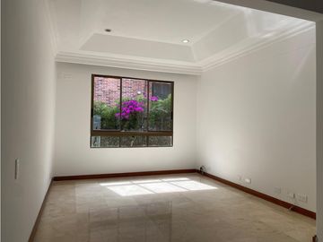 CASA TRADICIONAL EN BENEDICTINOS ENVIGADO
