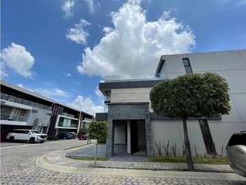 Casa En Venta En Parque Guanajuato Lomas De Angelópolis