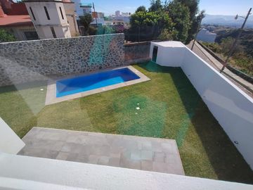 CASA NUEVA CON VISTA PANORAMICA EN LOMAS TETELA