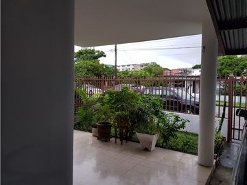 EL INGENIO / CASA COMERCIAL / 393 M2 / 6 HABITACIONES / TERRAZA