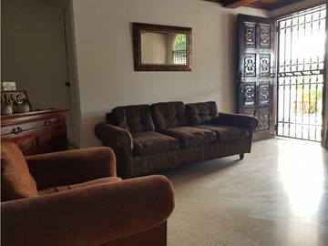 EL INGENIO / CASA COMERCIAL / 393 M2 / 6 HABITACIONES / TERRAZA
