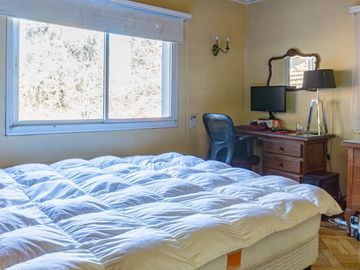 Venta Casa Exclusiva en La Horqueta - 1528 m2