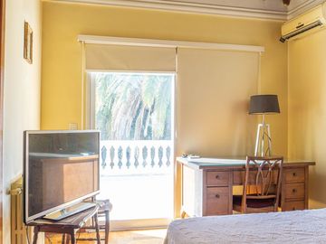 Venta Casa Exclusiva en La Horqueta - 1528 m2