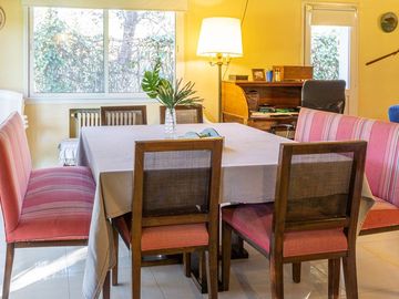 Venta Casa Exclusiva en La Horqueta - 1528 m2