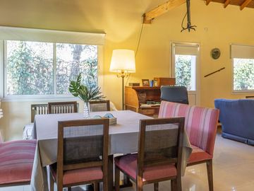 Venta Casa Exclusiva en La Horqueta - 1528 m2