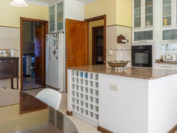 Venta Casa Exclusiva en La Horqueta - 1528 m2