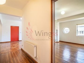 Departamento en Venta en Barrio Lastarria - Amplio Remodelado y Lleno de luz