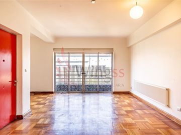 Departamento en Venta en Barrio Lastarria - Amplio Remodelado y Lleno de luz