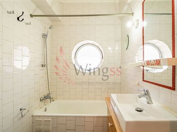 Departamento en Venta en Barrio Lastarria - Amplio Remodelado y Lleno de luz