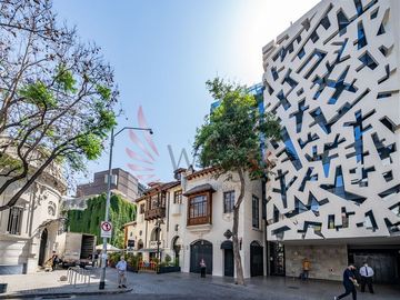 Departamento en Venta en Barrio Lastarria - Amplio Remodelado y Lleno de luz