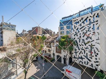 Departamento en Venta en Barrio Lastarria - Amplio Remodelado y Lleno de luz