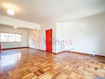 Departamento en Venta en Barrio Lastarria - Amplio Remodelado y Lleno de luz