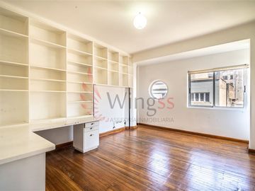 Departamento en Venta en Barrio Lastarria - Amplio Remodelado y Lleno de luz