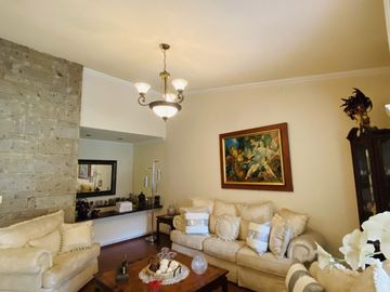 Casa en Venta, en Residencial Victoria