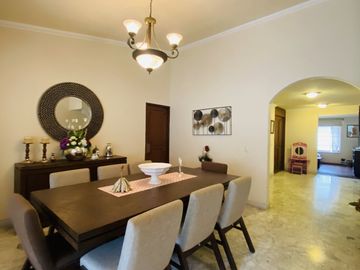 Casa en Venta, en Residencial Victoria