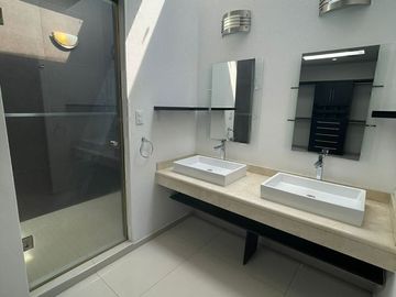 Casa en Venta, Lomas de Valle Escondido, 4 Recámaras