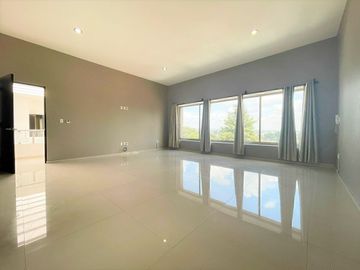Casa en Venta, Lomas de Valle Escondido, 4 Recámaras