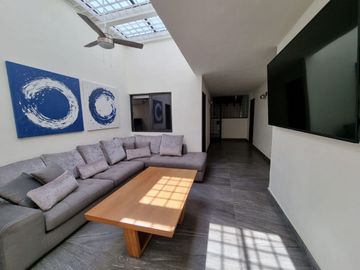Casa en Venta, Lomas de Cuernavaca, 6 Recámaras