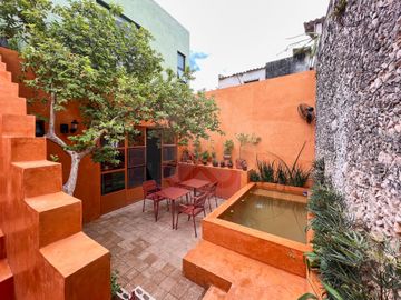 Casa uso de suelo en venta en Merida Centro