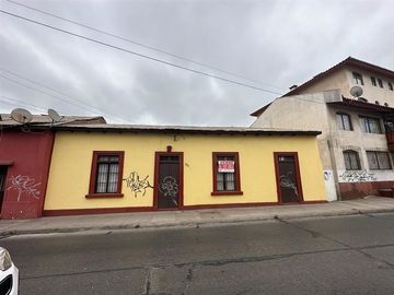 Casa en Venta en calle Benavente con Lautaro