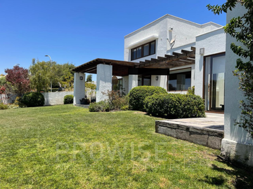 Casa en Venta en Condominio El Santuario