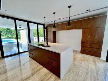 Casa en venta a estrenar Yucatán Country Club