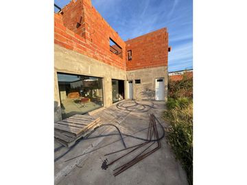 Propiedad a terminar en Funes Town