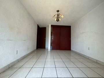Casa en Venta, Lomas de Valle Dorado, 4 Recámaras