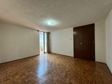 Casa en Venta, Lomas de Valle Dorado, 4 Recámaras
