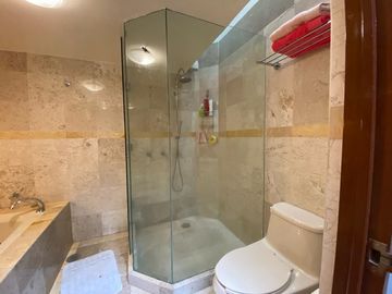 Casa en Venta, Lomas Hipódromo, 4 Recamaras
