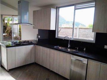 SE VENDE O SE PERMUTA CASA CAMPESTRE EN CHIA EN CONJUNTO CERRADO